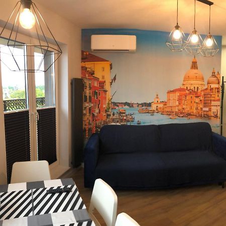 Klimatyzowany Apartament Wenecja Z Garazem Podziemnym Kielce Luaran gambar